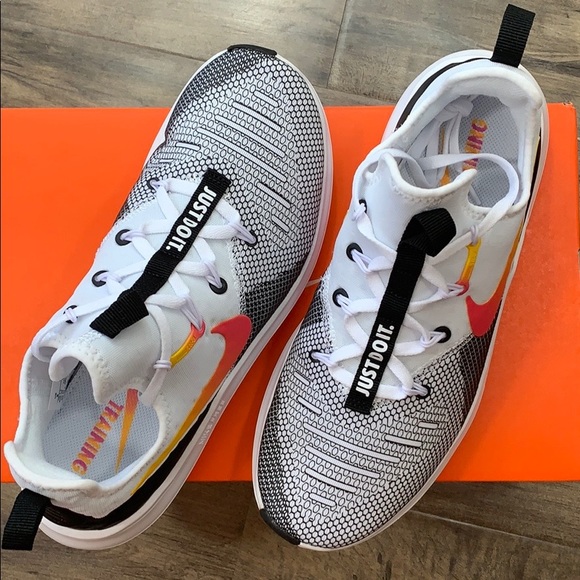 WMNS FREE TR 8 'LASER FUCHSIA' - Picture 2 of 16